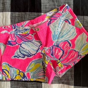 ‼️Lilly Pulitzer shorts size 00‼️